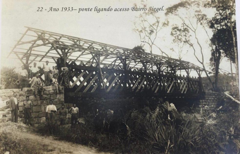 Estrutura sendo construída em 1935.